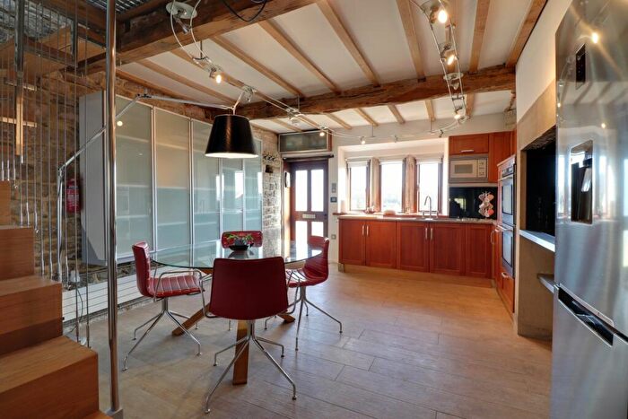 2 Bedroom Character Property For Sale In Upper Hagg, Thongsbridge, Holmfirth, West Yorkshire, HD9