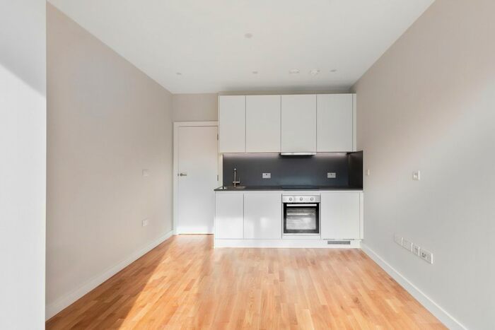 1 Bedroom Flat To Rent In Cedar Road, Sutton, SM2