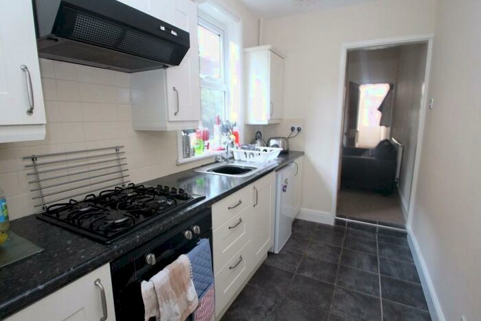 3 Bedroom House To Rent In Montague Road, Leicester, LE2