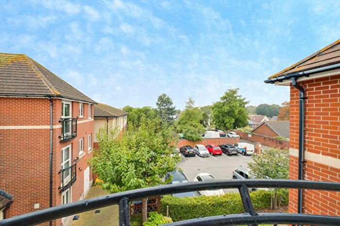 1 Bedroom Apartment For Sale In Seward Court, Highcliffe, BH23