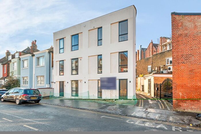 1 Bedroom Flat To Rent In Norbury Crescent, London, SW16