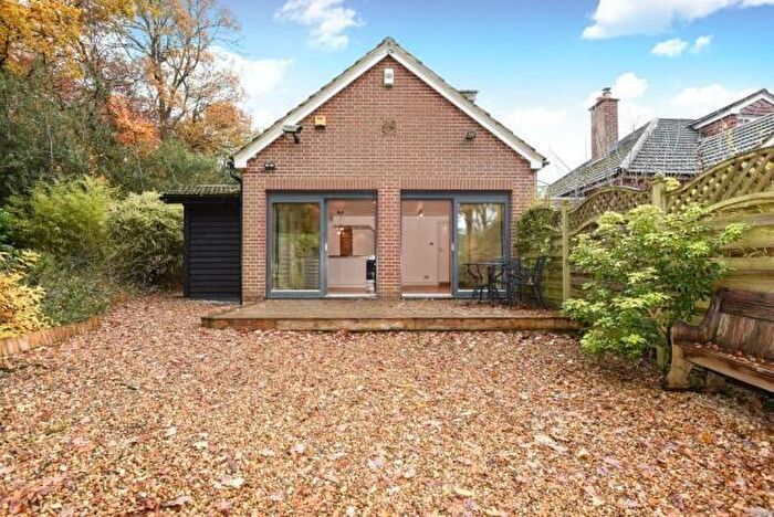 1 Bedroom End Of Terrace House To Rent In Guildford Road, Frimley Green, GU16