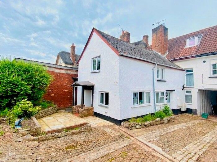 2 Bedroom Semi Detached House To Rent In High Street, Crediton, EX17