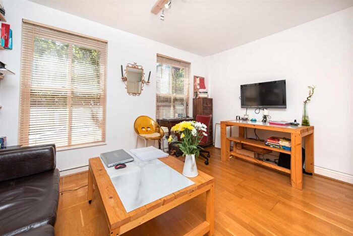 1 Bedroom Flat To Rent In Amey Hill House, Barnsbury Street, N1