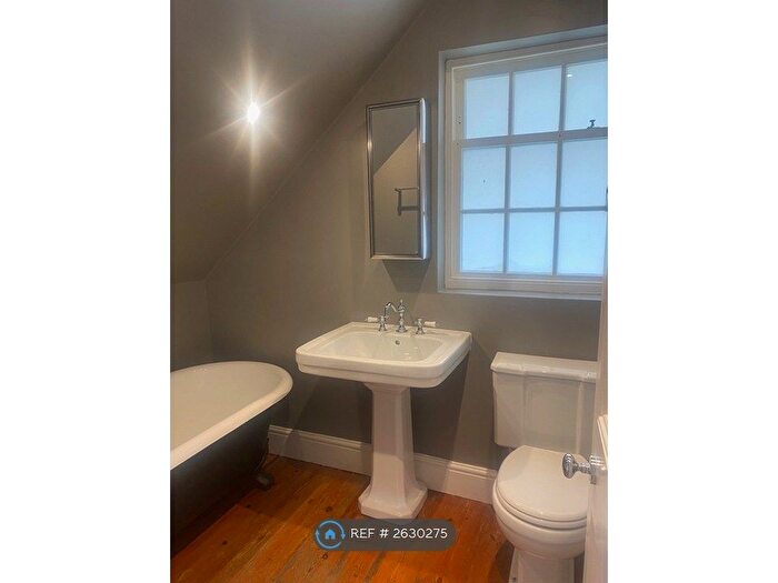 1 Bedroom Flat To Rent In Hall Place, London, E9