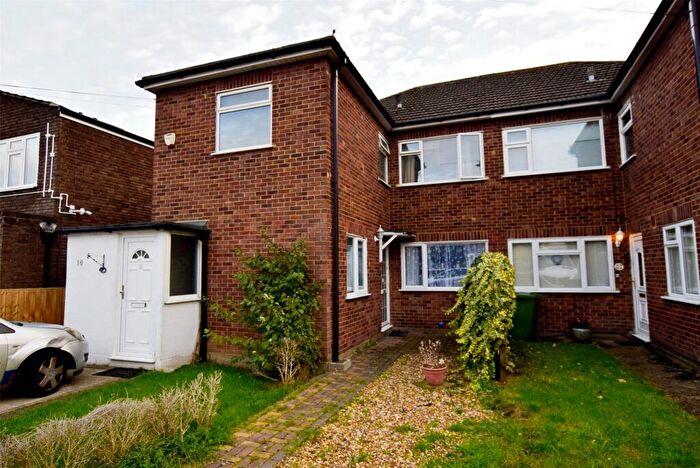 2 Bedroom Maisonette For Sale In Essex Close, Romford, Greater London, RM7