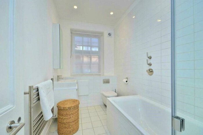 5 Bedroom Apartment To Rent In Greenaway Gardens, Hampstead, NW3