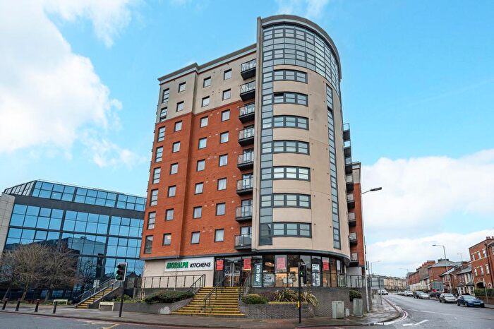 1 Bedroom Flat For Sale In Central Reading, Berkshire, RG1