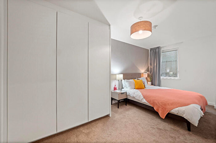 2 Bedroom Apartment To Rent In Anvil, M5