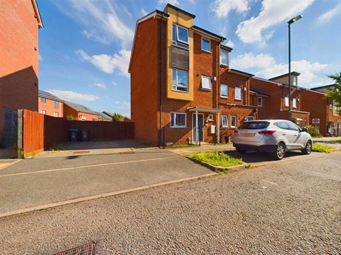 3 Bedroom End Of Terrace House For Sale In Edge Street, Aylesbury, Buckinghamshire, HP19