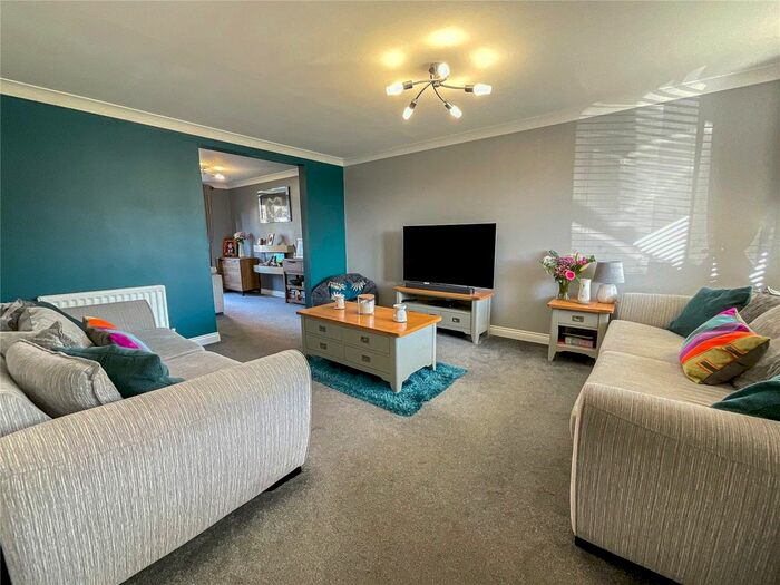 4 Bedroom Detached House For Sale In Leyland Road, Glascote, Tamworth