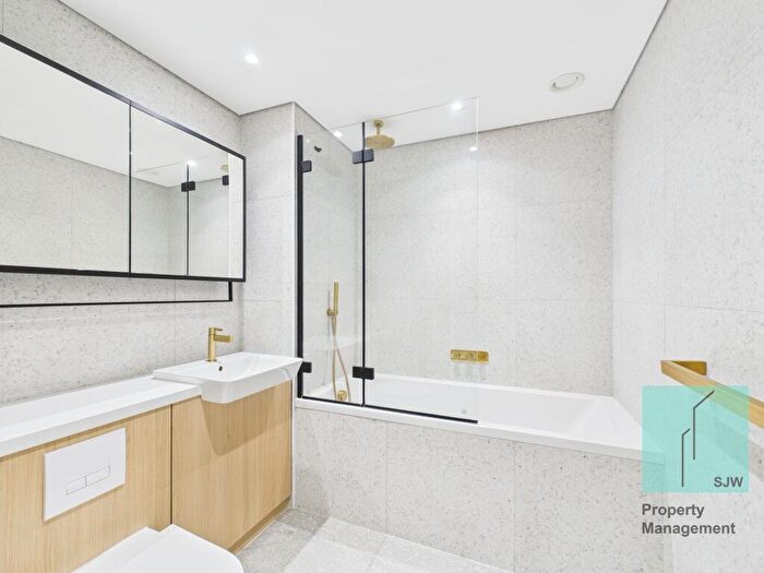 2 Bedroom Apartment To Rent In Cendal Crescent, Bouchon Point, E1