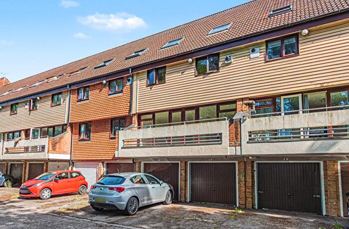 1 Bedroom Flat For Sale In Kingsway Gardens, Andover, SP10