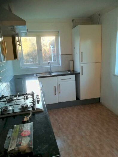 2 Bedroom Flat To Rent In Manor Gardens, HA4