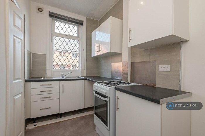 2 Bedroom Terraced House To Rent In Conference Place, Leeds, LS12