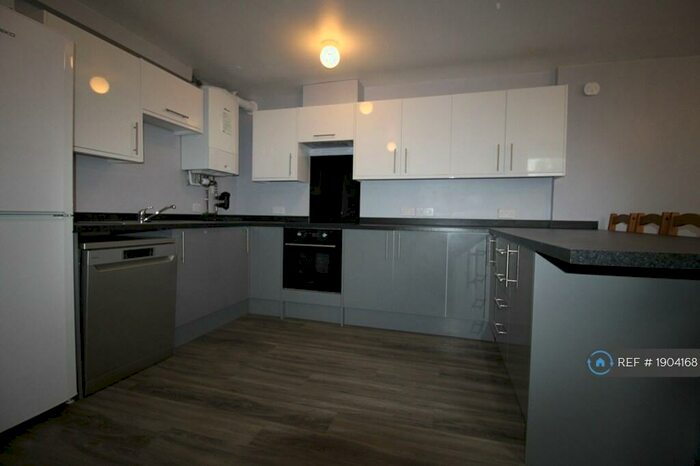 5 Bedroom End Of Terrace House To Rent In Cossack Green, Southampton, SO14