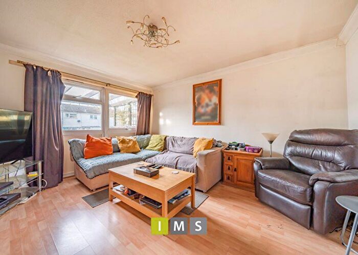 2 Bedroom End Of Terrace House For Sale In Sycamore Road, OX25