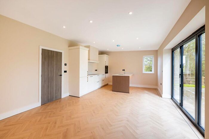 3 Bedroom Semi-Detached Bungalow To Rent In Christmas Farm Kennels Picketts Lane, Redhill -, RH1