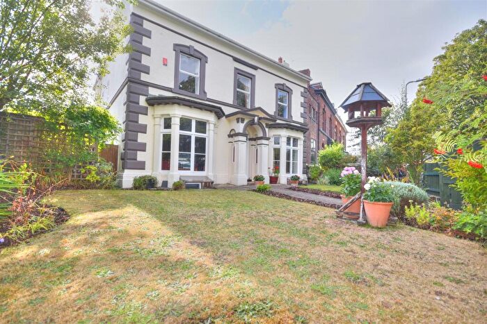 6 Bedroom Detached House For Sale In Walmer Road, Liverpool, L22