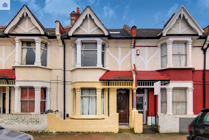 6 Bedroom Terraced House To Rent In Valnay Street, London, SW17