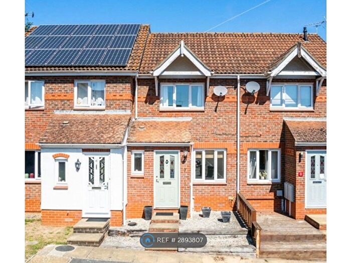 2 Bedroom Terraced House To Rent In Clifton Road, Burgess Hill, RH15
