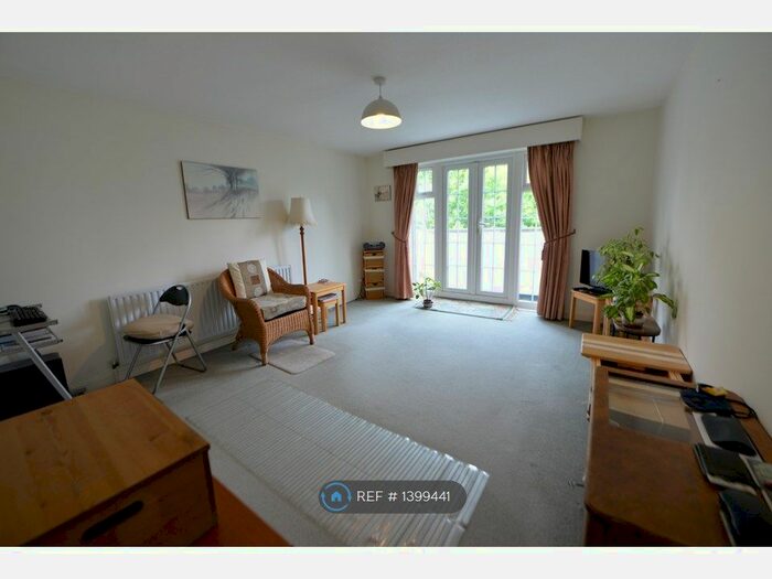 2 Bedroom Flat To Rent In Frobisher House, London, W5