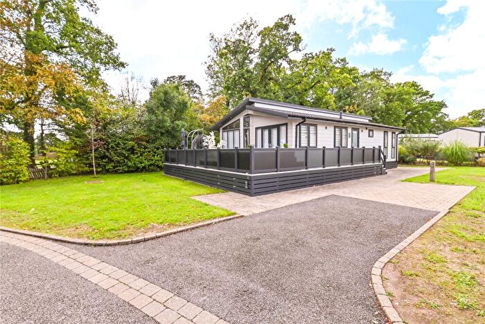 2 Bedroom Park Home For Sale In Aspen, Hoburne Bashley Holiday Park, New Milton, Hampshire, BH25