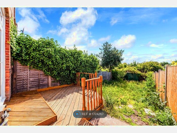 2 Bedroom Flat To Rent In Finchley, London, N3