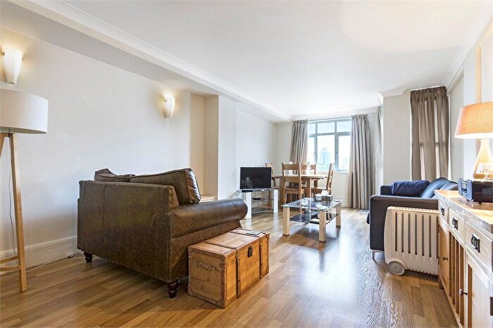 2 Bedroom Flat To Rent In River View Heights, Bermondsey Wall West, London, SE16