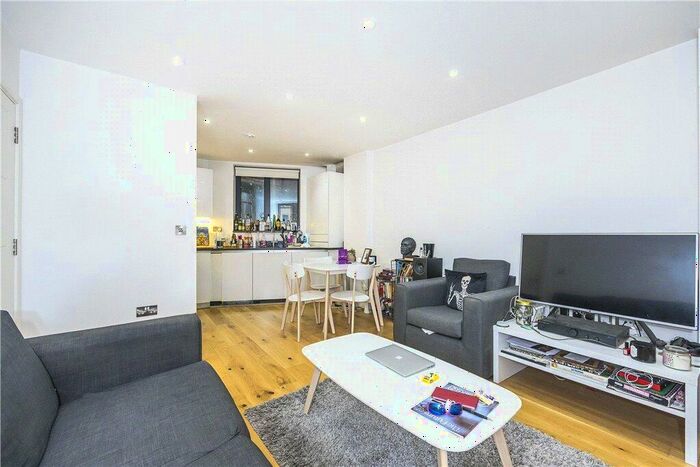 2 Bedroom Apartment To Rent In Tyssen Street, London, E8