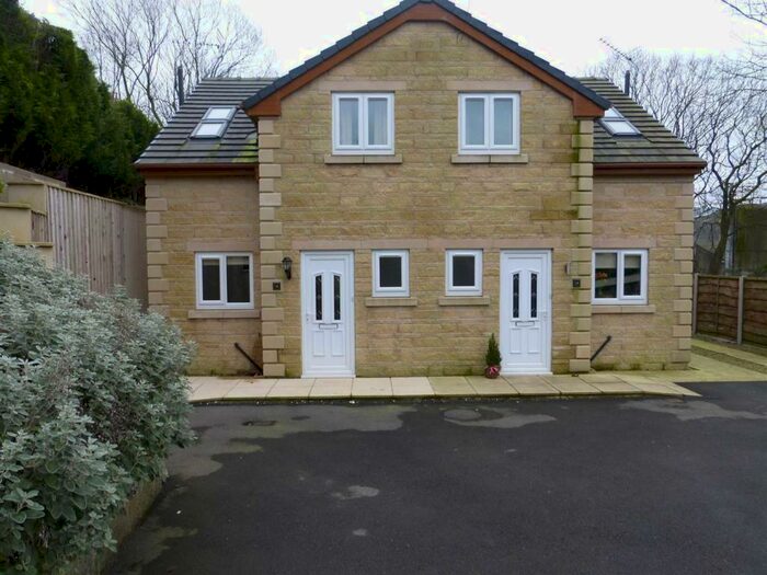 2 Bedroom Semi-Detached House To Rent In Dinting Lane, Glossop, SK13