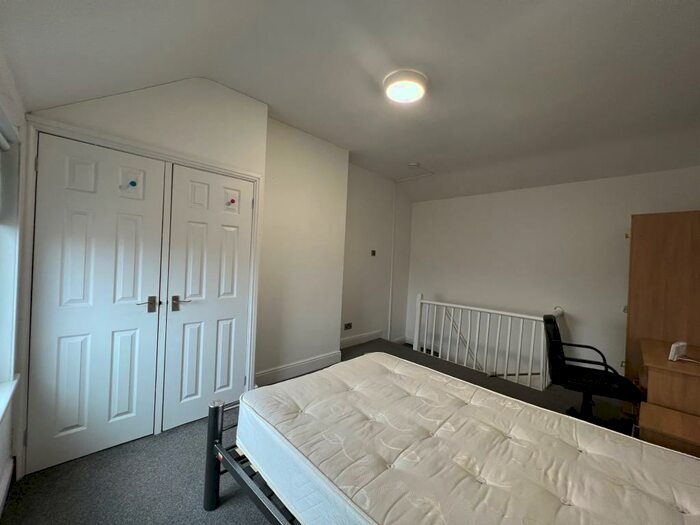 4 Bedroom Terraced House To Rent In Broomfield Road, Earlsdon, Coventry, CV5