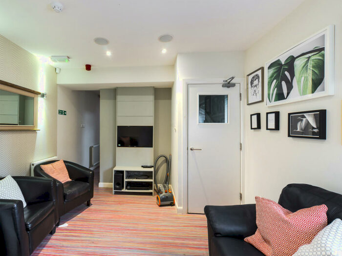 5 Bedroom Terraced House To Rent In Victoria Street, Newcastle-under-Lyme, ST5