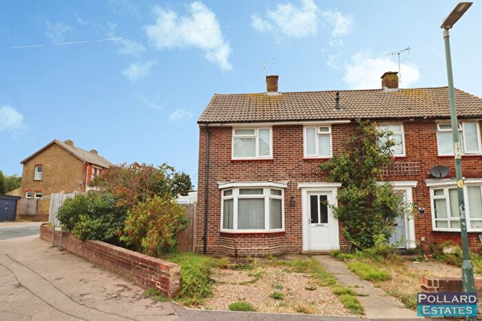 2 Bedroom Property For Sale In Taswell Road, Rainham, ME8