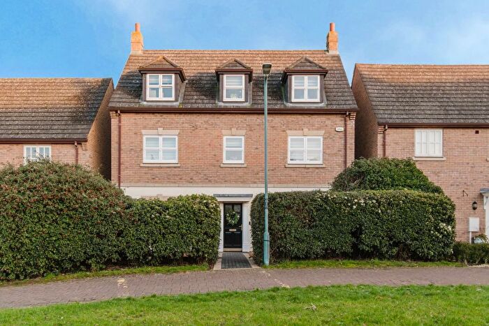5 Bedroom Detached House For Sale In Ashford Crescent, Grange Farm, Milton Keynes, MK8