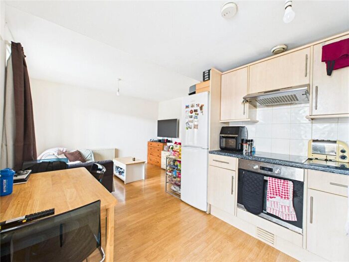 2 Bedroom Apartment For Sale In Waterloo Road, Bristol, BS2