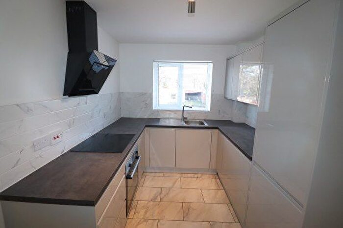 1 Bedroom Flat To Rent In Firsgrove Road, Brentwood, CM14