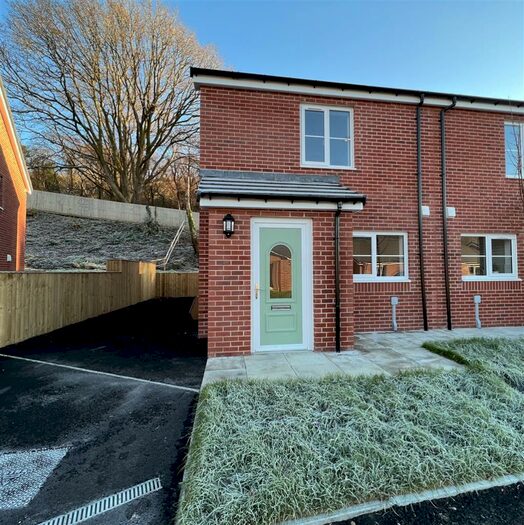 2 Bedroom House To Rent In Clyne, Neath, SA11