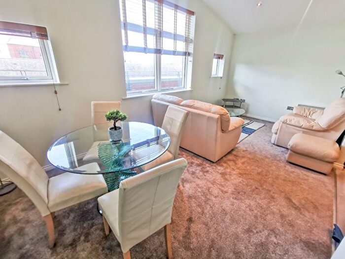 2 Bedroom Flat To Rent In Curzon Place, Gateshead Quayside, NE8