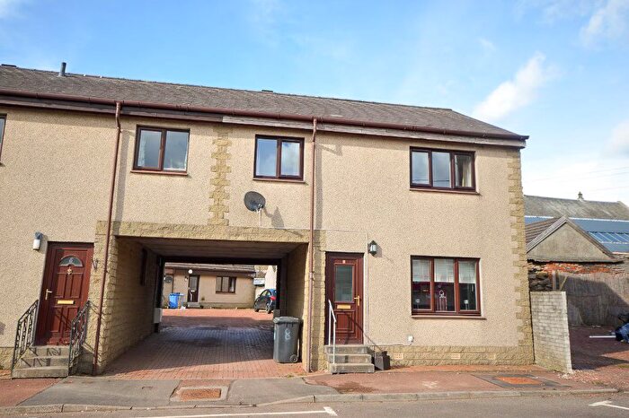 2 Bedroom Flat To Rent In Queen Street, Stonehouse, ML9