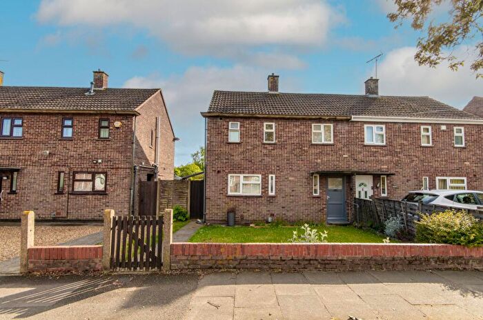 3 Bedroom Semi-Detached House For Sale In Eastern Avenue, Peterborough, PE1