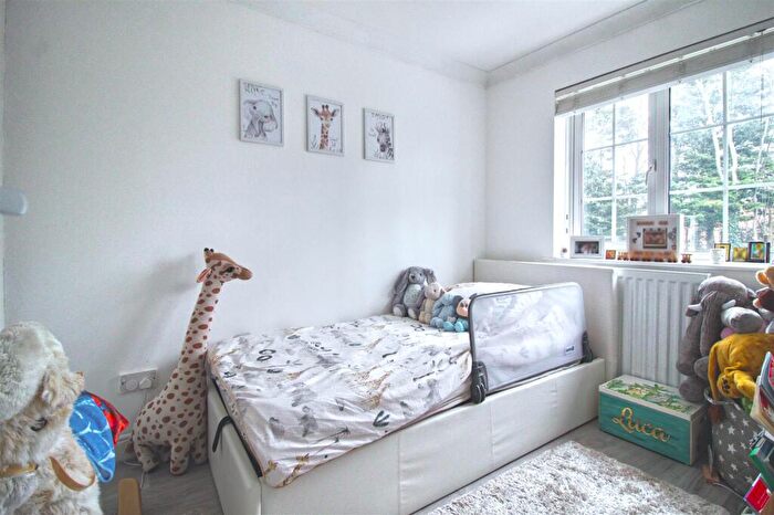 2 Bedroom Terraced House For Sale In Beeston Drive, Cheshunt, EN8