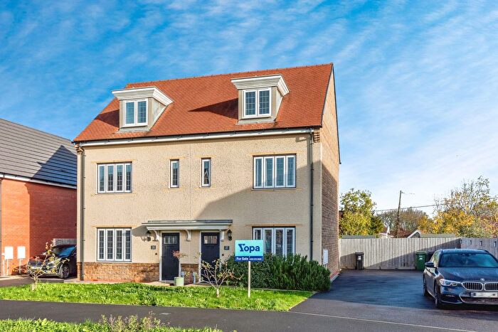 3 Bedroom Town House For Sale In Egret Drive, Bristol, BS49