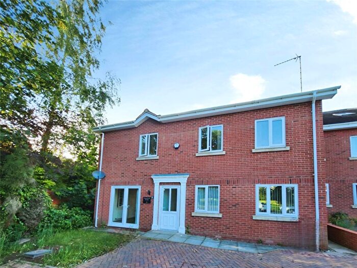 2 Bedroom Flat To Rent In Camp Hill Road, Nuneaton, Warwickshire, CV10