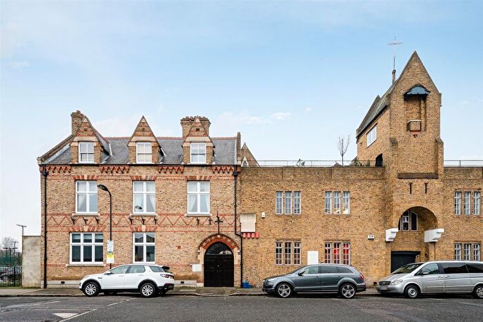 1 Bedroom Detached House To Rent In Yorkton Street, Hackney, E2