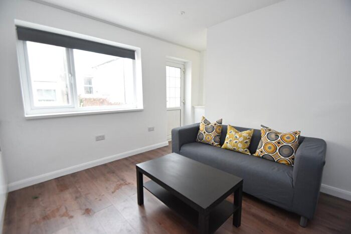 2 Bedroom Coach House To Rent In Cathays Terrace, Cathays, Cardiff, CF24