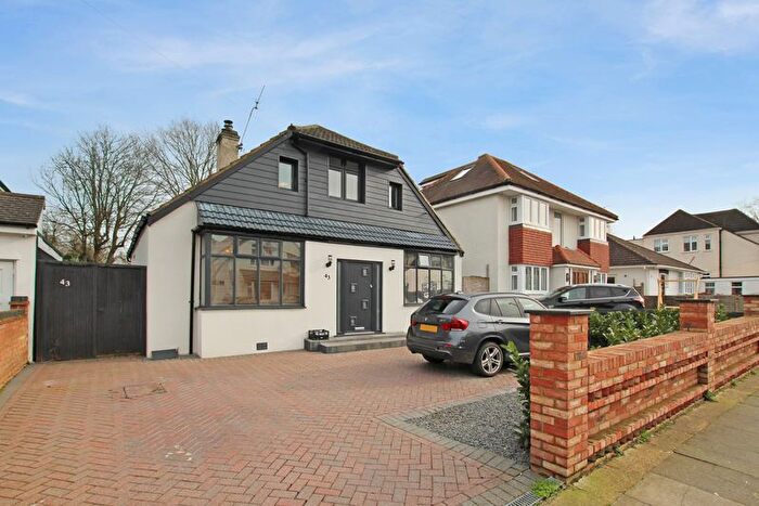 4 Bedroom Detached House For Sale In Baldwyns Park, Bexley, DA5