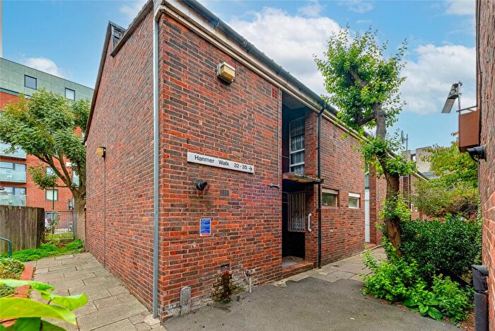 4 Bedroom Terraced House For Sale In Hanmer Walk, Islington, London, N7