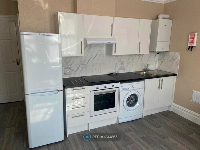 4 Bedroom Flat To Rent In Manor Park, Bristol BS6