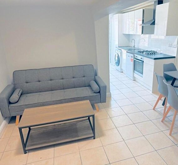 2 Bedroom Apartment To Rent In Northfield Road, Reading, RG1